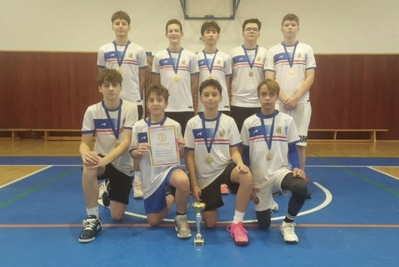 Novinky / ZŠ Ľ. Fullu víťazom krajského kola v basketbale - foto