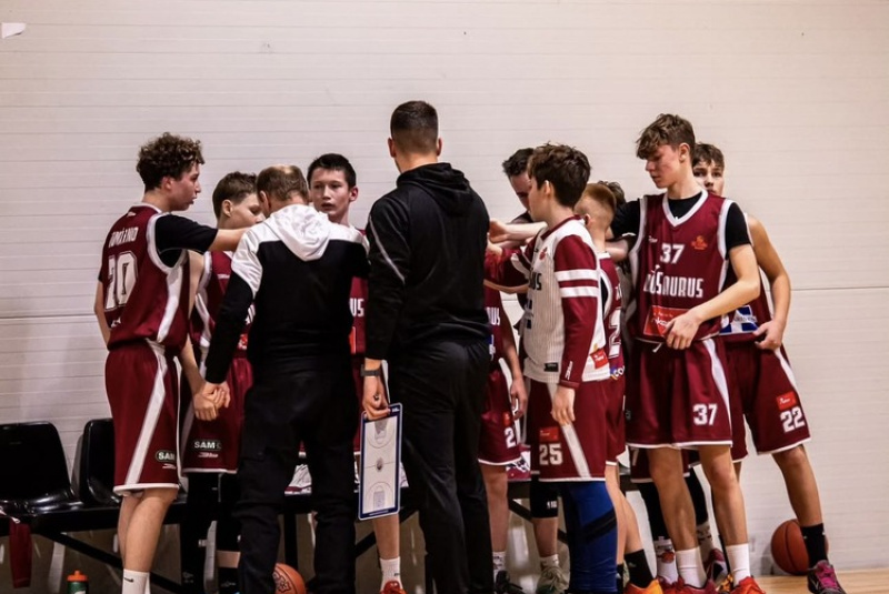 Novinky / Adam Várady a Hugo Hiščák na turnaji EYBL  - foto